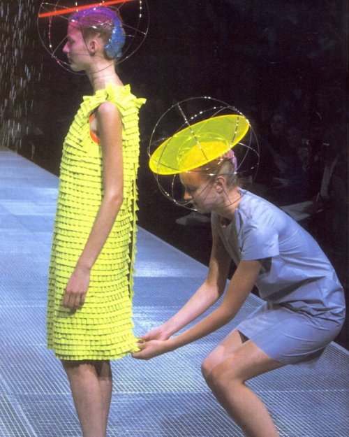 Мода, что ты делаешь? Ахаха, прекрати! Мода, что ты делаешь? Ахаха, прекрати! смешные картинки