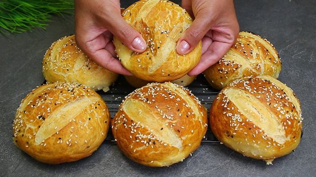 Кладём тесто в кипящую воду и запекаем: хитрый способ приготовления пышного хлеба с хрустящей корочкой