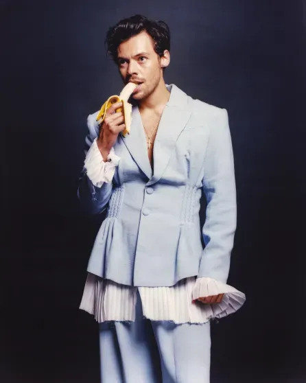 Зои Кравиц появилась на публике с кольцом на безымянном пальце, спровоцировав слухи о помолвке с Гарри Стайлсом Кравиц, Стайлса, Тейлор, Гарри, КравицГарри, стало, брюках, отношения, zoeisabellakravitz, жизнь, сыграл, который, Татумом, Ченнингом, встречаться, начала, актриса, развелись, Глусманом, Карлом