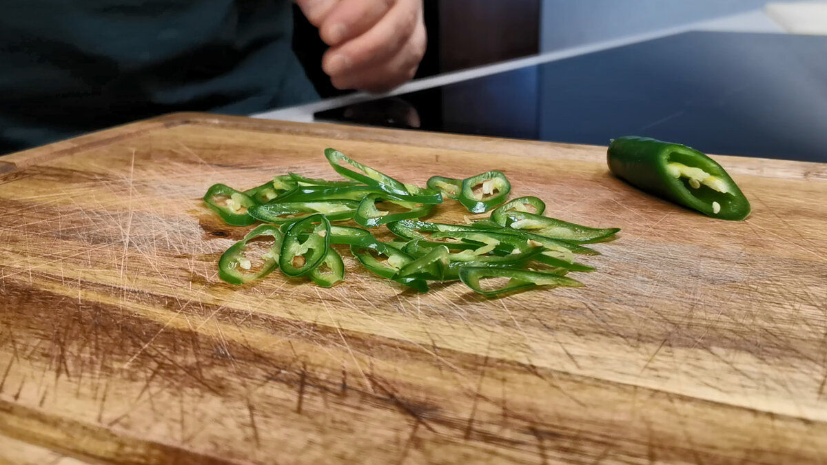 Сколько есть у меня баклажанов, все пускаю на эту закуску. Вкуснота необыкновенная и главное, что готовить всего 15 минут. Показываю, как приготовить закуску из баклажанов по-корейски на скорую руку.-8