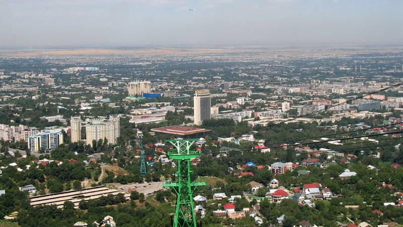 Супермаркеты и аптеки возобновили работу в Алма-Ате