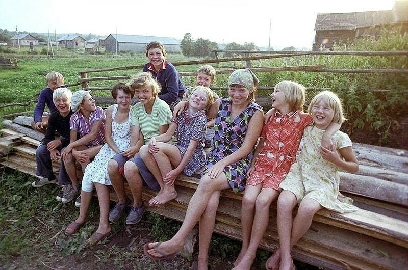 В деревенское детство, хоть на минутку