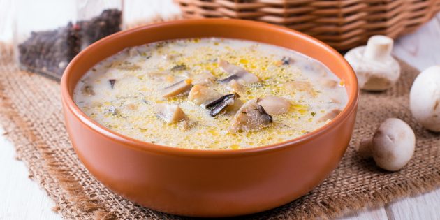Суп из кабачков с грибами и плавленым сыром