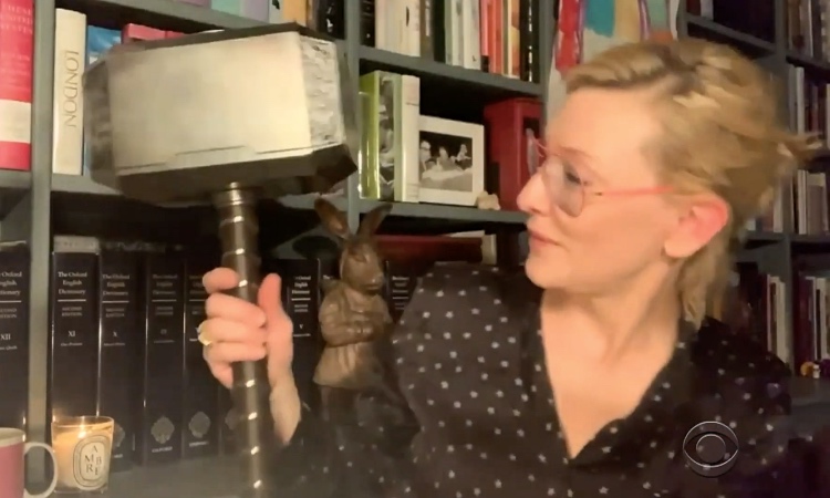 Молот Тора и эльфийские клинки: что обнаружила дома во время уборки Кейт Бланшетт Звезды,Новости о звездах