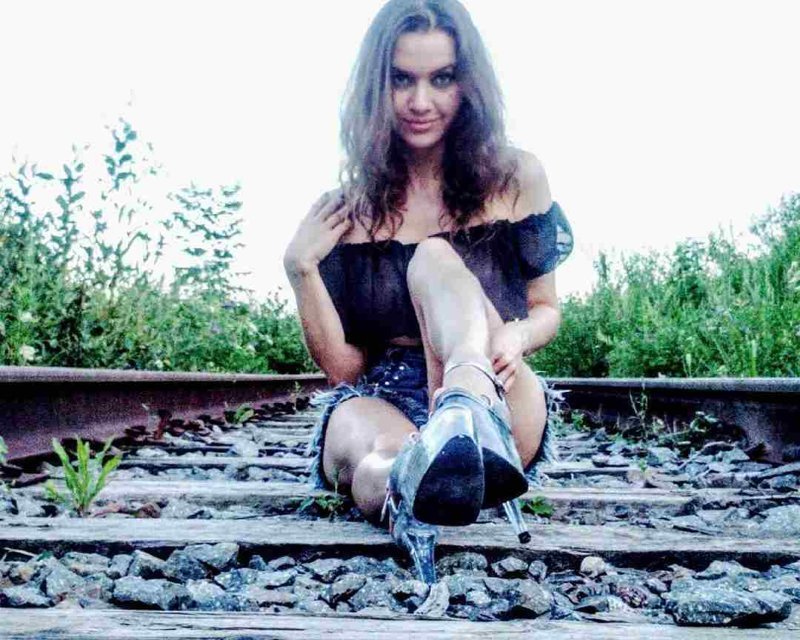 Может, они не знают, как устроен туалет на железной дороге? Россия,юмор