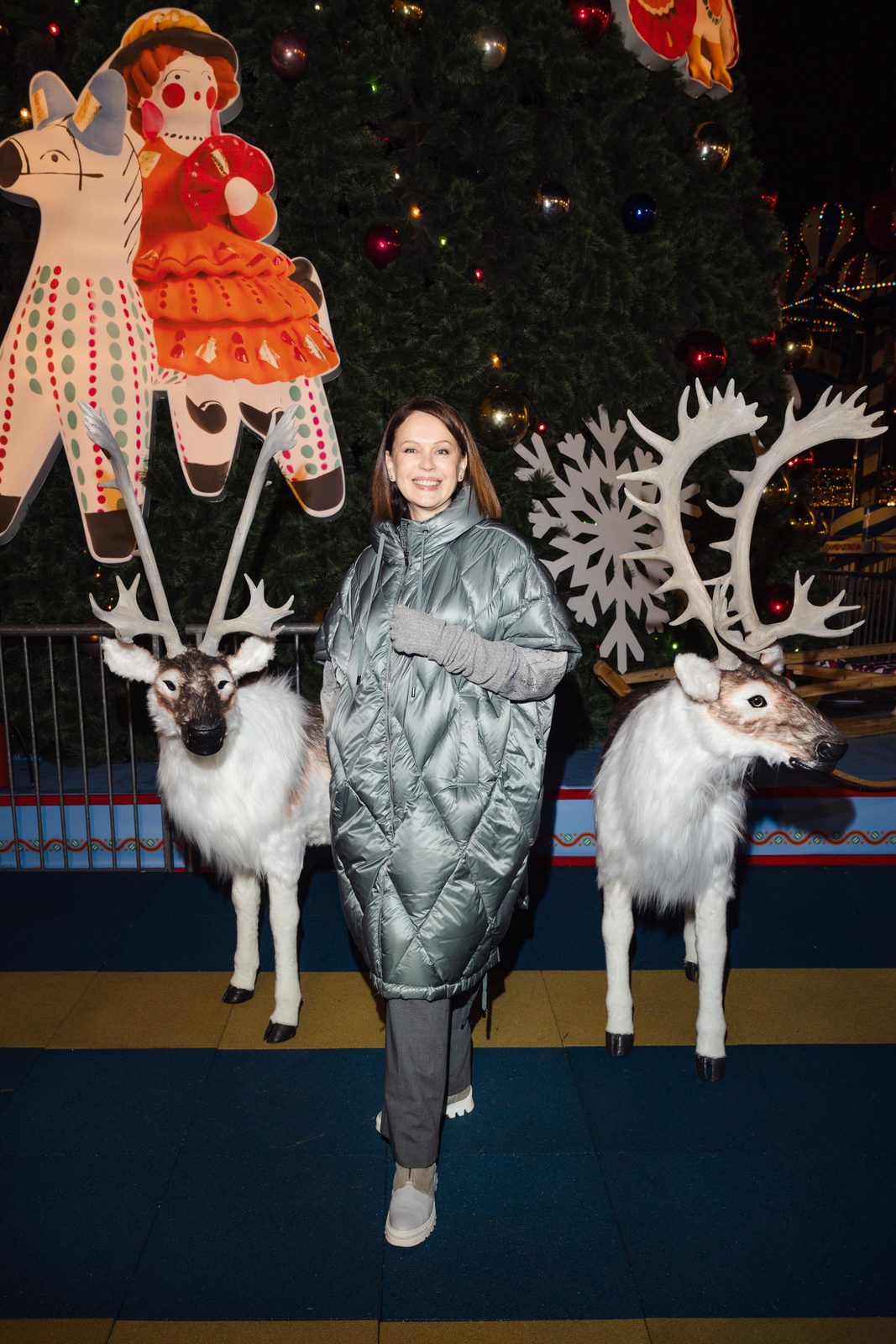  Лиза Моряк, Юлия Пересильд и Милош Бикович