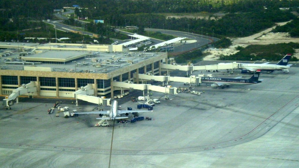 Россиян задержали в аэропорту мексиканского Канкуна