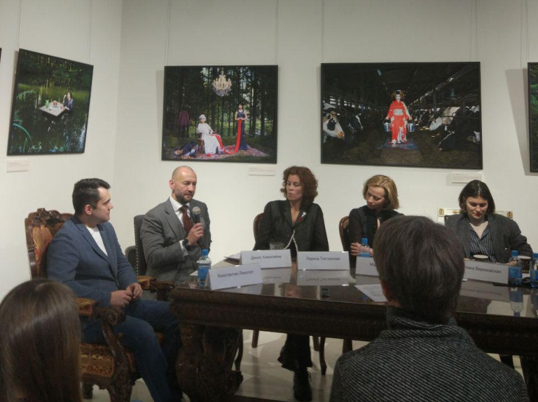 В Петербурге состоялся круглый стол «Искусство продавать искусство»