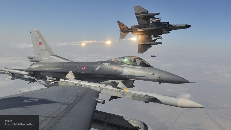 ВВС Турции разрушают Аль-Баб в ходе бомбардировок позиций ИГ