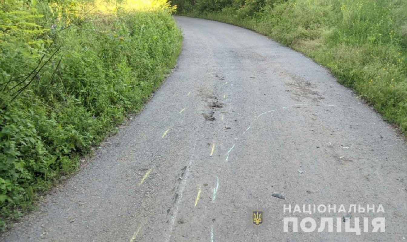 Под Полтавой легковушка сбила двух детей на скутере