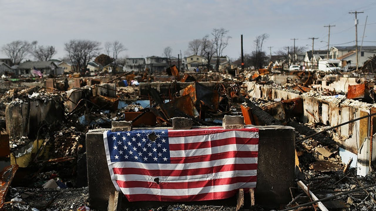 Дебаты между Т и Б подтвердили, что США не совсем государство. Во всяком случае, оно не является государством в классическом смысле, поскольку кто им управляет, неизвестно.-7