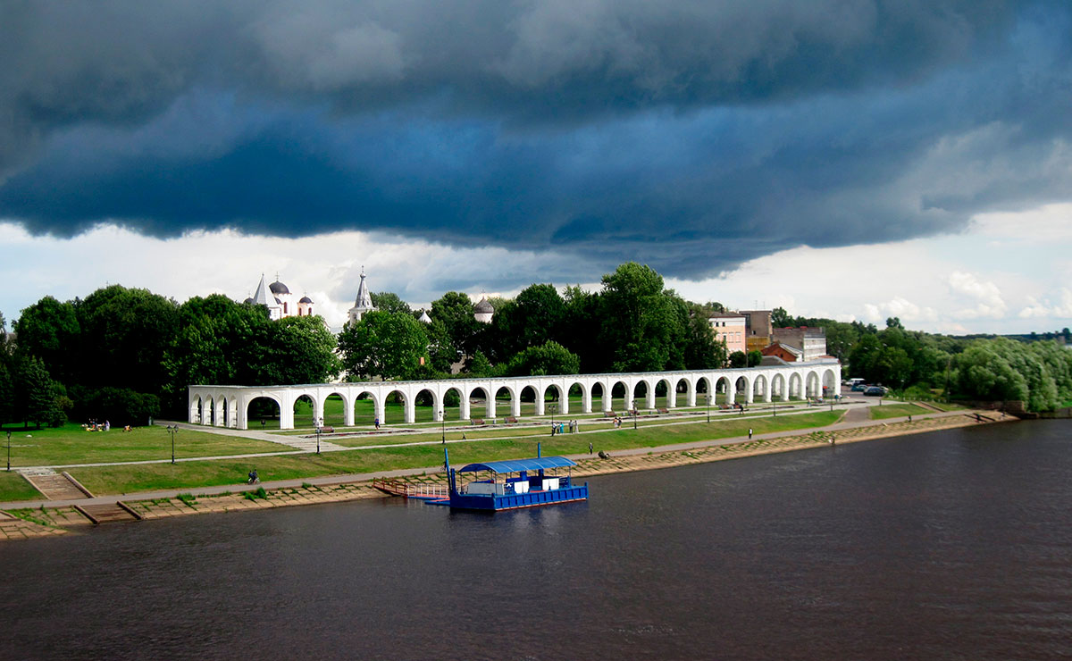 Новгороде бу. Господин Великий Новгород. Всемирное наследие Великий Новгород. Исторические памятники Великого Новгорода и окрестностей (1992 г.). Господин Великий Новгород фото.