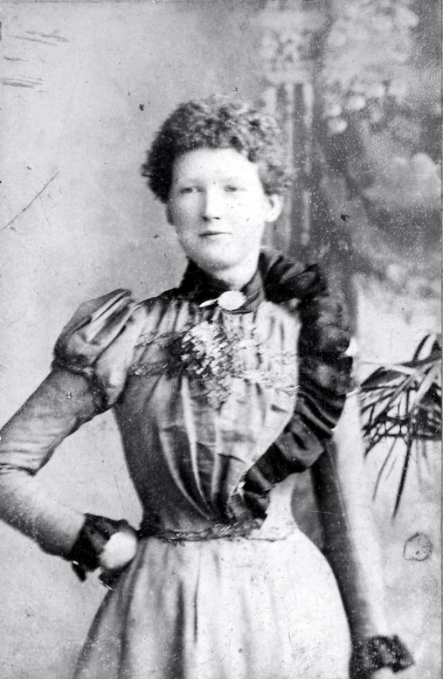 Victorian Women in the 19th Century (15).jpg