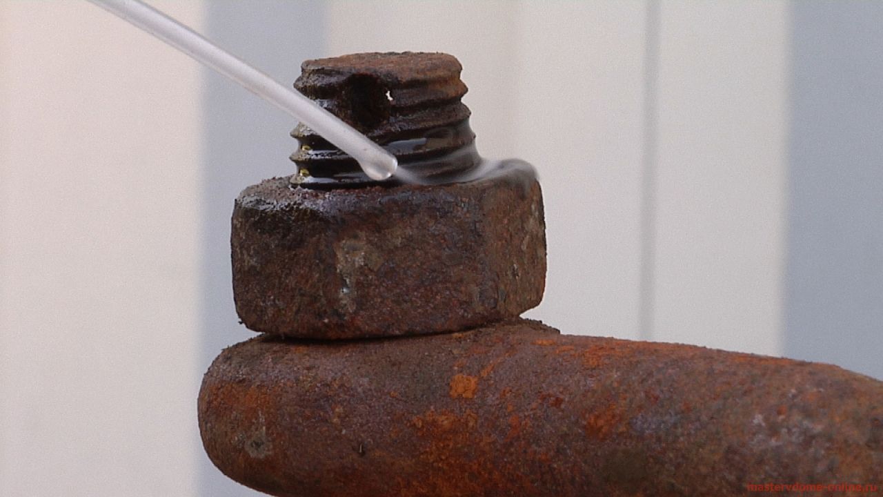 Как выкрутить ржавые винты, если они намертво застряли Как выкрутить ржавые винты, если они намертво застряли