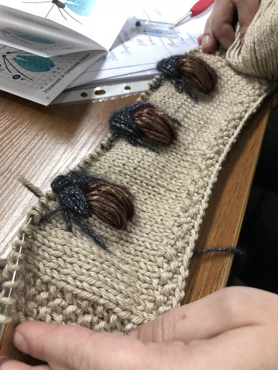 Puff Color Knitting: авторская оригинальная техника вязания Лены Родиной вязания, процессе, элемент, позволяет, полотне, можно, элементы, пряжу, техники, Родиной, можете, техника, Knitting, Color, протяжки, изнанке, пластичные, стороне, напоминающие, лицевой