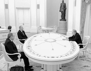 Лидеры России, Армении и Азербайджана встретились в трехстороннем формате