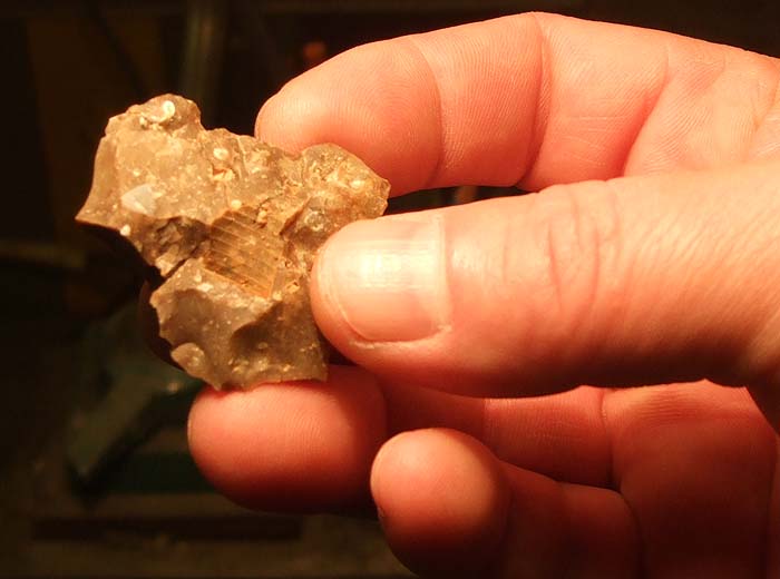 ископаемые предметы. необъяснимые находки древних цивилизаций. лондонский молоток артефакт. ископаемые предметы. археологический музей находки липецк.