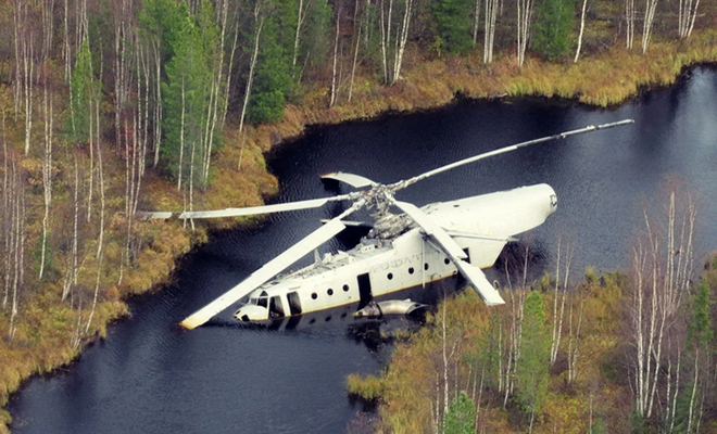 История Ми-6 из болота: вертолет лежит здесь с 1981 года и его можно достать. Видео