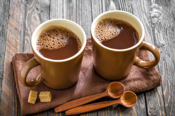 Какао снижает давление лучше, чем чай