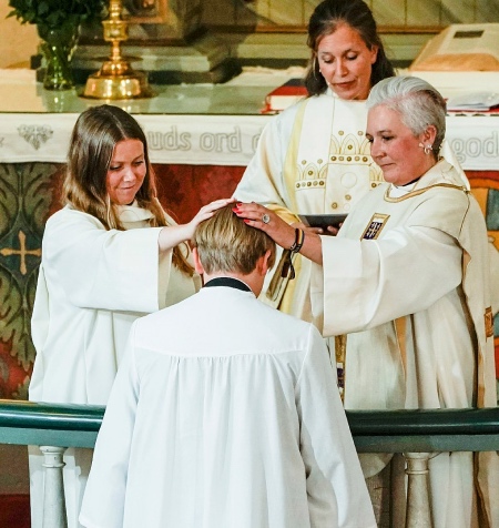 Норвежский принц Сверре Магнус прошел обряд конфирмации в церкви Аскера Норвежский принц Сверре Магнус прошел обряд конфирмации в церкви Аскера Монархи,Новости монархов