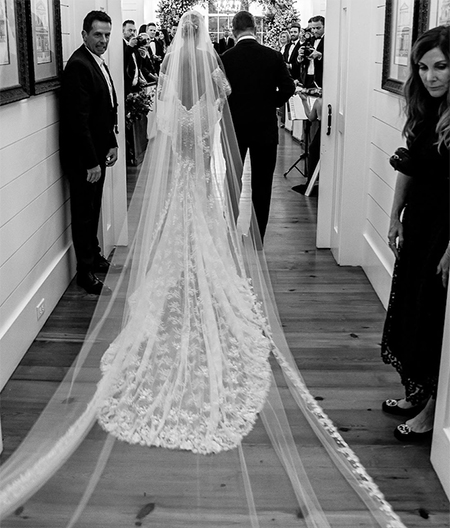 Свадебные наряды Кейт Миддлтон, Хейли Бибер и других невест, которые всегда в моде Свадьбы,Платья и кольца