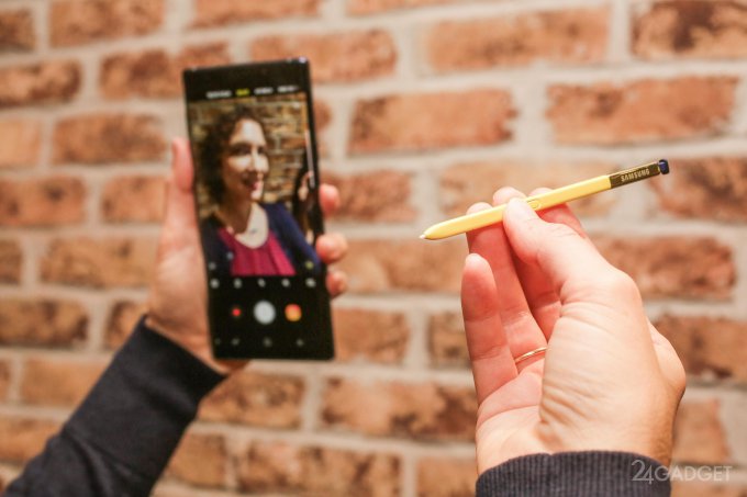 Samsung кардинально изменит расположение селфи-камеры в Galaxy Note Samsung кардинально изменит расположение селфи-камеры в Galaxy Note Galaxy Note