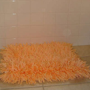 ДЕЛАЕМ МОХНАТЫЙ КОВРИК В ВАННУЮ СВОИМИ РУКАМИ. ДЕЛАЕМ МОХНАТЫЙ КОВРИК В ВАННУЮ СВОИМИ РУКАМИ. мастер-классы,шитье