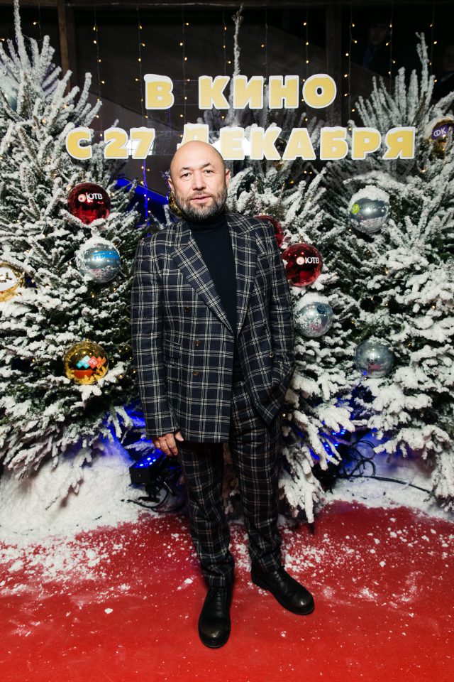 Звезды на премьере фильма «Елки последние»: Брежнева пришла без мужа, а Сергей Светлаков – с женой