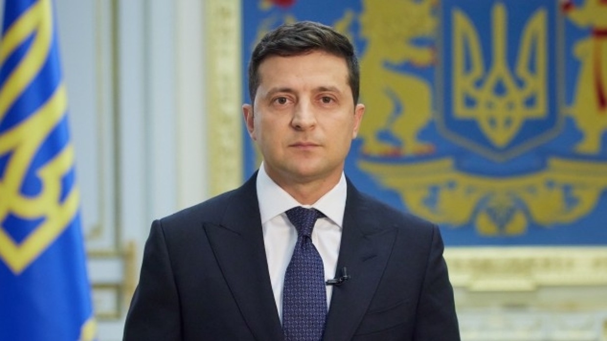 Зеленский наградил канцлера Германии орденом Свободы