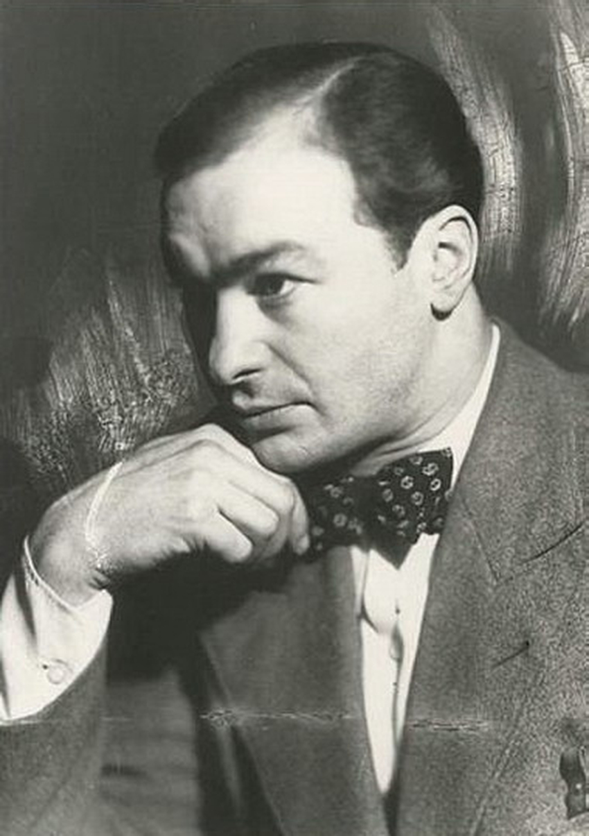 Он отдал жизнь искусству, а запомнился по тосту о Птичке из «Кавказской пленницы» Он отдал жизнь искусству, а запомнился по тосту о Птичке из «Кавказской пленницы»