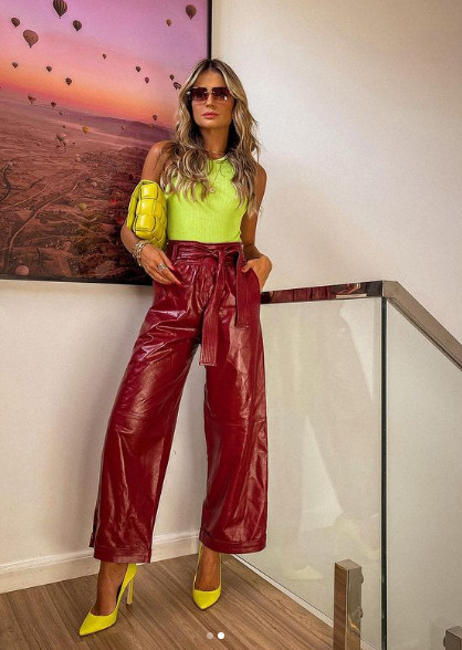 Бразильская fashion-блогер Тасия Навес в новом модном решении повседневного образа