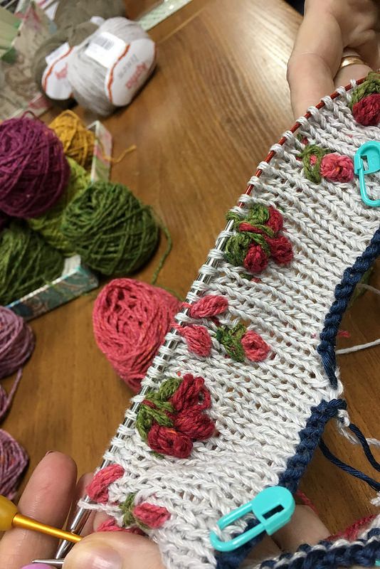 Puff Color Knitting: авторская оригинальная техника вязания Лены Родиной вязания, процессе, элемент, позволяет, полотне, можно, элементы, пряжу, техники, Родиной, можете, техника, Knitting, Color, протяжки, изнанке, пластичные, стороне, напоминающие, лицевой