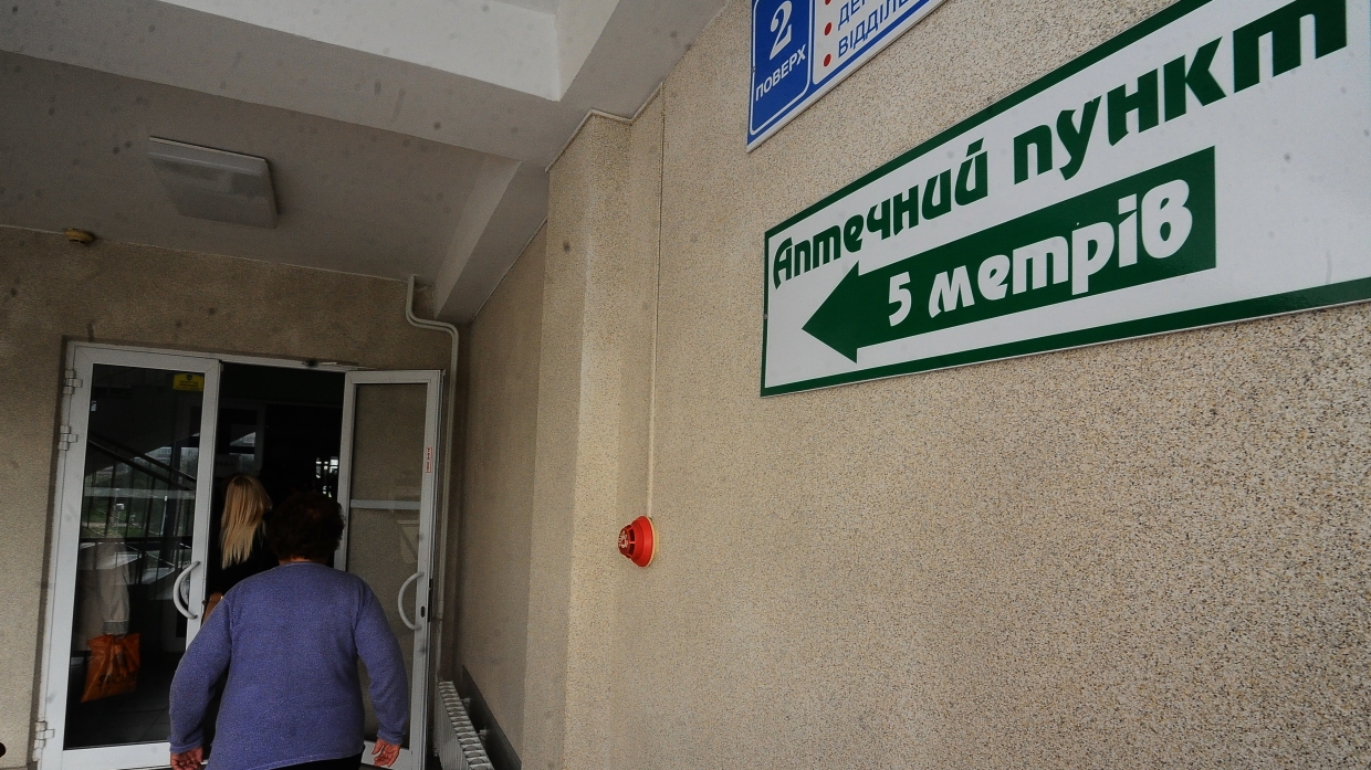 Тысячи украинцев планируют привиться вакциной «Спутник V» на территории РФ