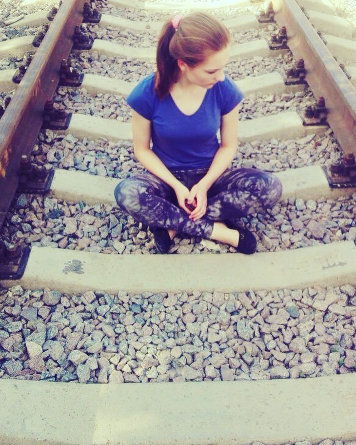 Может, они не знают, как устроен туалет на железной дороге? Россия,юмор