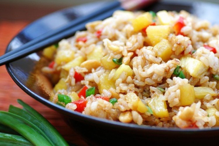 Рис с кукурузой и ананасами