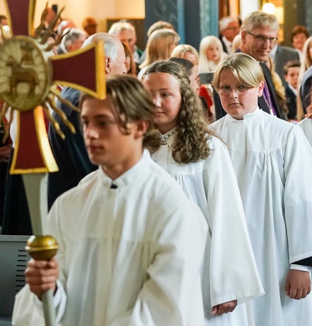 Норвежский принц Сверре Магнус прошел обряд конфирмации в церкви Аскера Монархи,Новости монархов