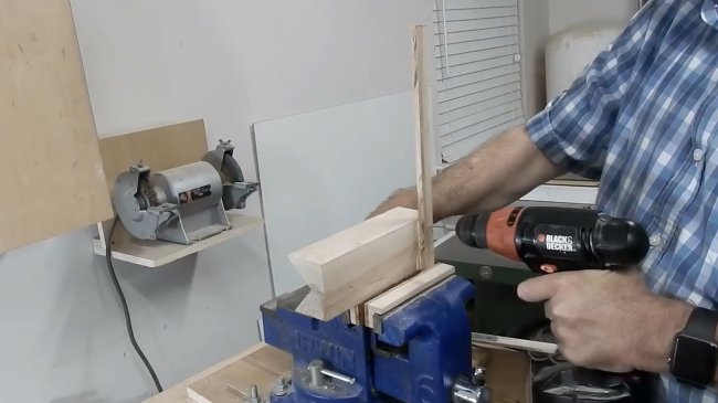 Обработка угловых соединений, приспособление для циркулярной пилы 