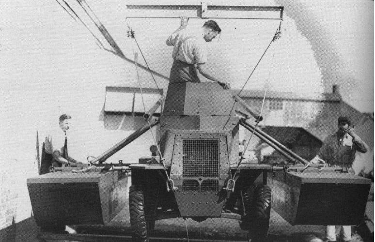 Легкий бронеавтомобиль Morris Salamander на замену мотоциклу с пулеметом Легкий бронеавтомобиль Morris Salamander на замену мотоциклу с пулеметом оружие