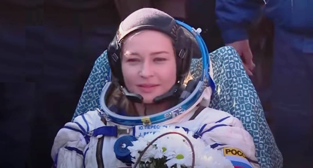 Актриса которая летала в космос в 2021