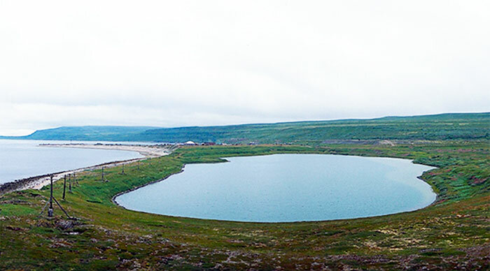 Озеро Могильное. Вид с восточной части острова Кильдин.