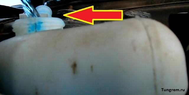 Доливка незамерзайки Лада Калина