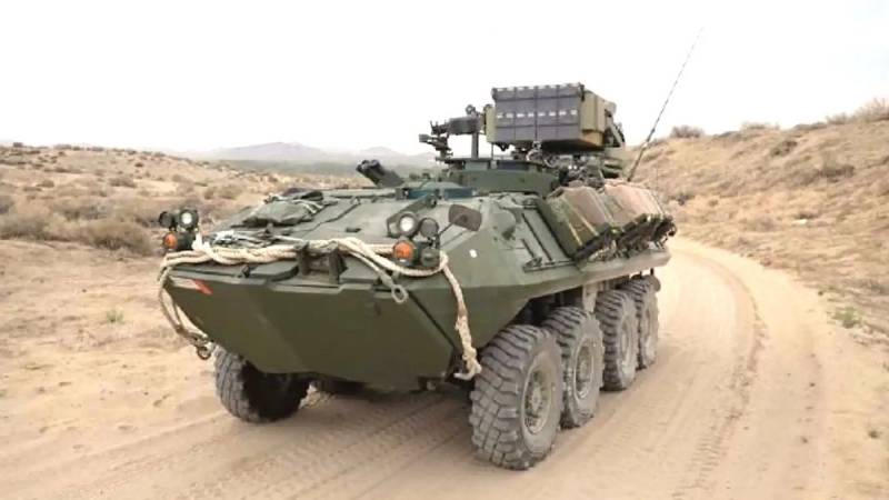 Самоходный комплекс с барражирующими боеприпасами OPF-M для КМП США
