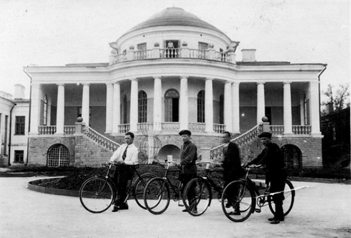 Усадьба Воейкова в 1938 году. /Фото: arzamas.academy