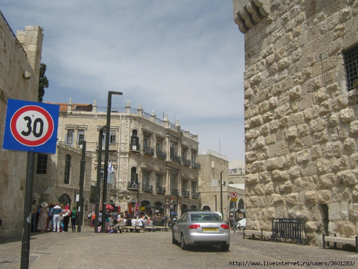 438 (700x525, 321Kb)