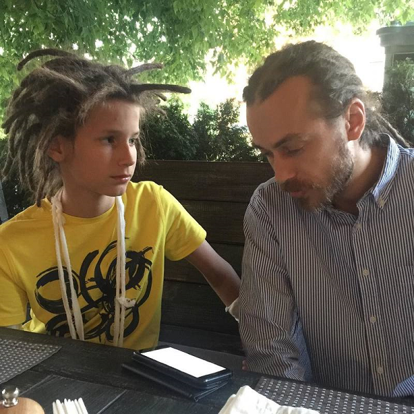 Мать Децла не желает идти на поводу внука Мать Децла не желает идти на поводу внука децл