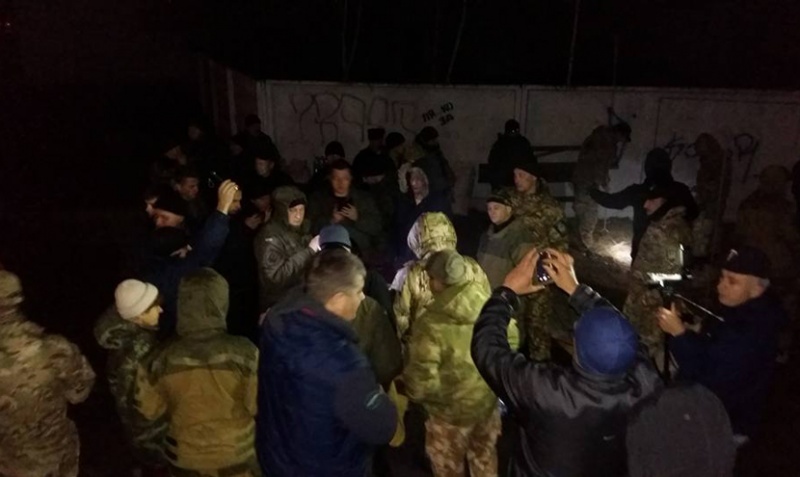 Радикалы заблокировали соединяющую Украину и Россию железную дорогу