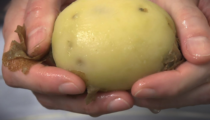 Самый быстрый способ чистки вареного картофеля женские хобби
