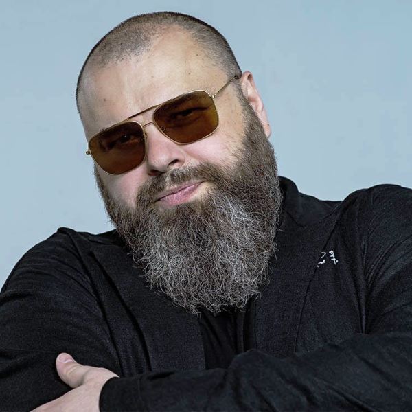 Максим Фадеев вернулся на сцену