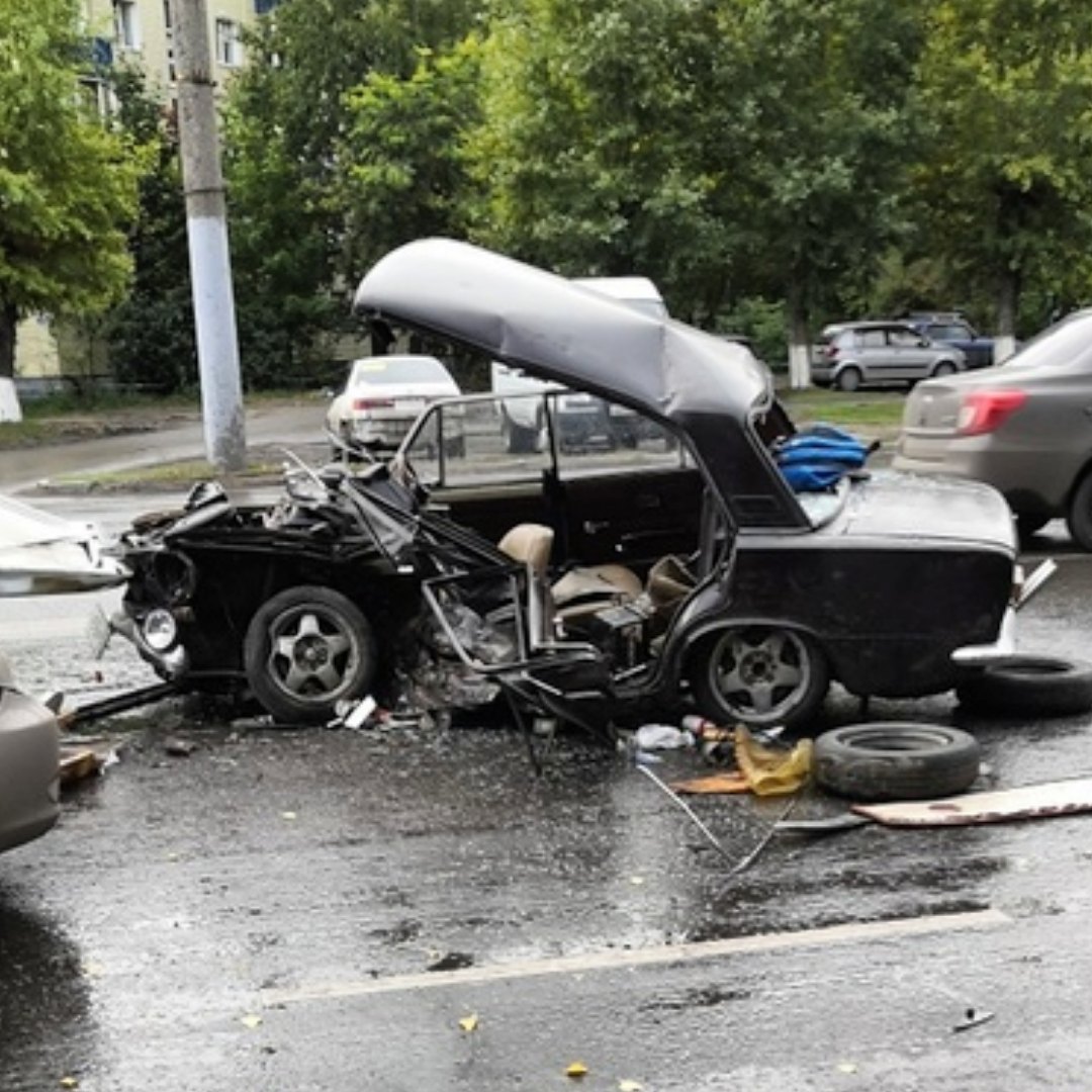 Автоматика и аварии. Авария на космическом проспекте. Авария на космическом проспекте Омск. ДТП на космическом проспекте вчера.