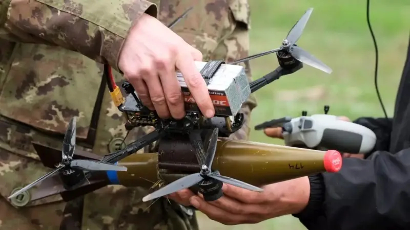 FPV-дрон как главная проблема современной войны. Надо срочно решать вопрос с дронами-камикадзе
